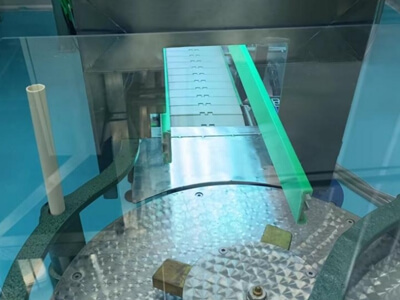 如何解決灌裝中的細(xì)菌問(wèn)題？防爆紫外線(xiàn)滅菌燈助力灌裝線(xiàn)高效殺菌